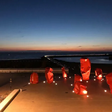 Apartament Panoramic View On Beach, Ships, Sea - Place To Be