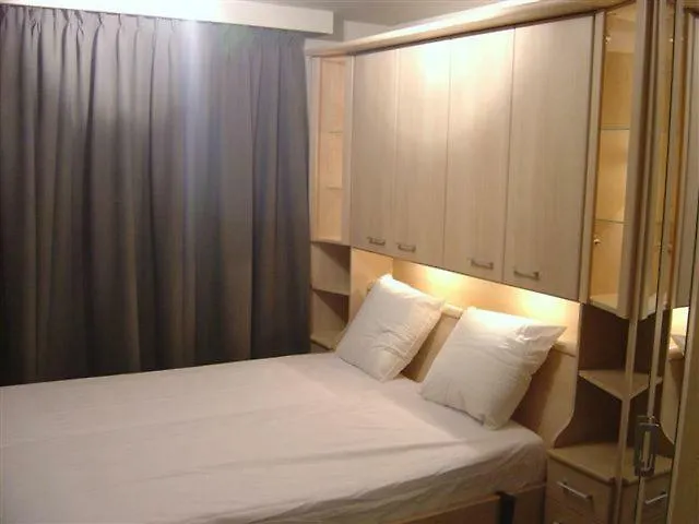 Panoramic View On Beach, Ships, Sea - Place To Be דירה *