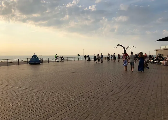 Panoramic View On Beach, Ships, Sea - Place To Be דירה