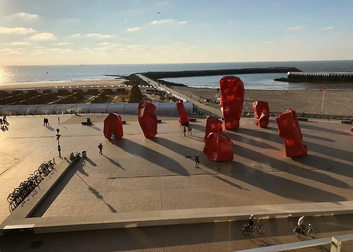Panoramic View On Beach, Ships, Sea - Place To Be דירה אוסטנדה