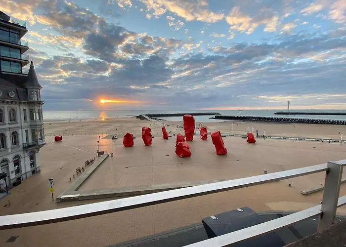 Appartement Panoramic View On Beach, Ships, Sea - Place To Be Oostende