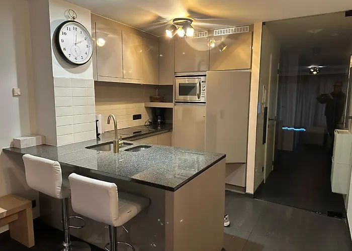 Panoramic View On Beach, Ships, Sea - Place To Be Appartement *