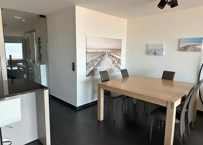 Panoramic View On Beach, Ships, Sea - Place To Be Appartement