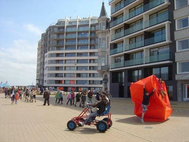 Appartement Panoramic View On Beach, Ships, Sea - Place To Be Oostende
